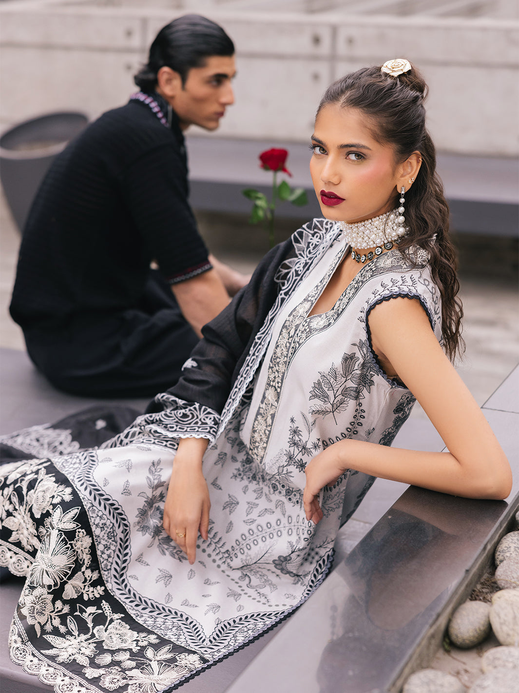 D-09 Daisy | 3 Pc Unstitched Lawn Suit Boardway By Mahnur